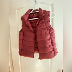 Uniqlo Ultra Light Down Vest in xsmall
